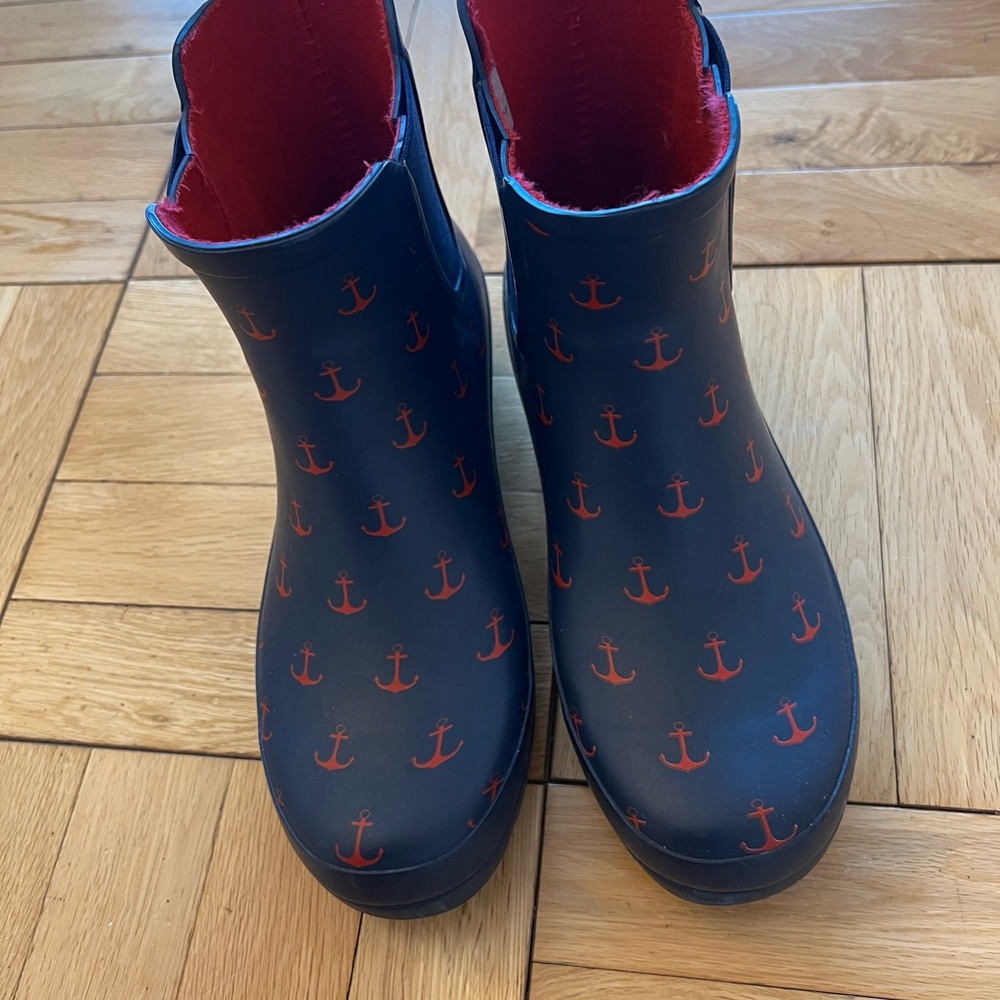 London Fog Navy Rain Boots with Red Anchor Pattern
